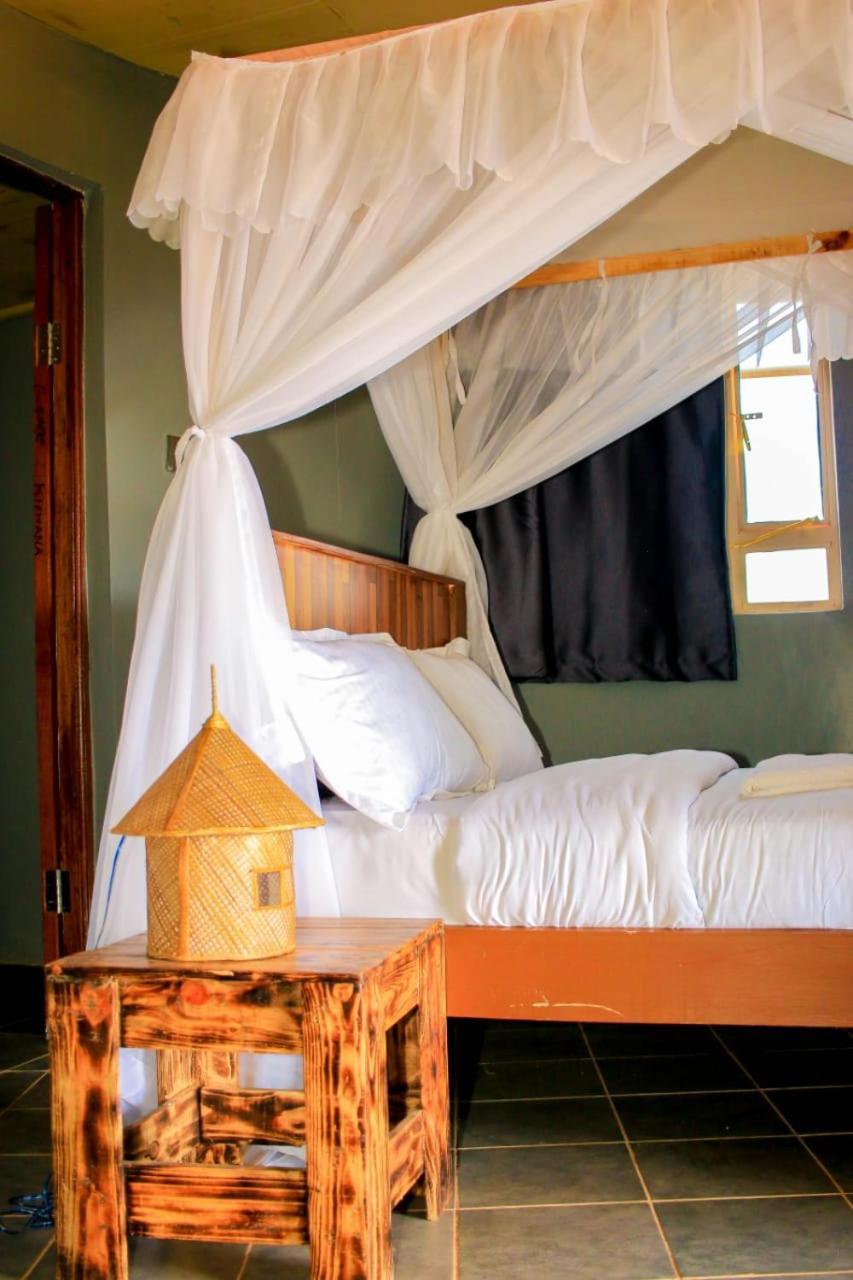 Amanya 3-Bedroom Hut Amboseli Exterior photo