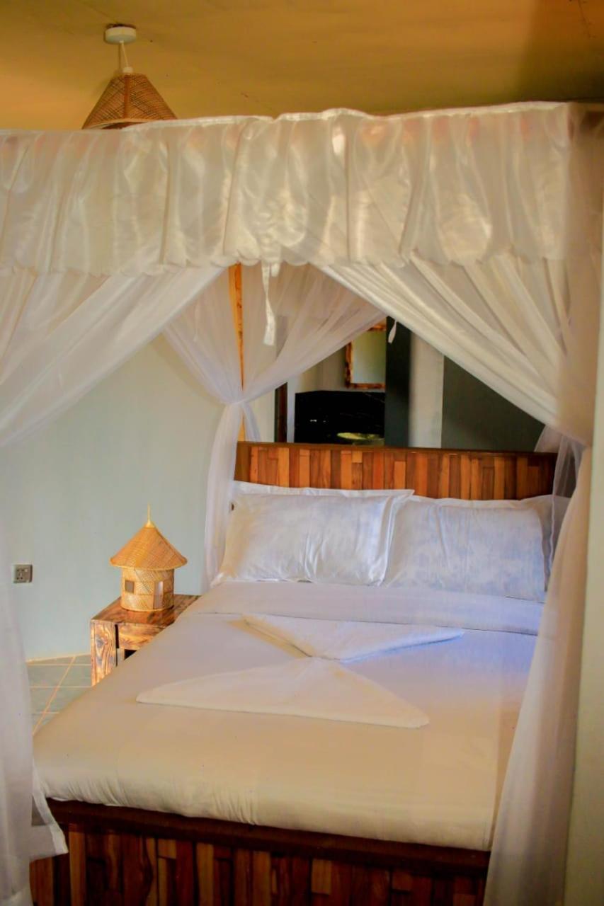 Amanya 3-Bedroom Hut Amboseli Exterior photo