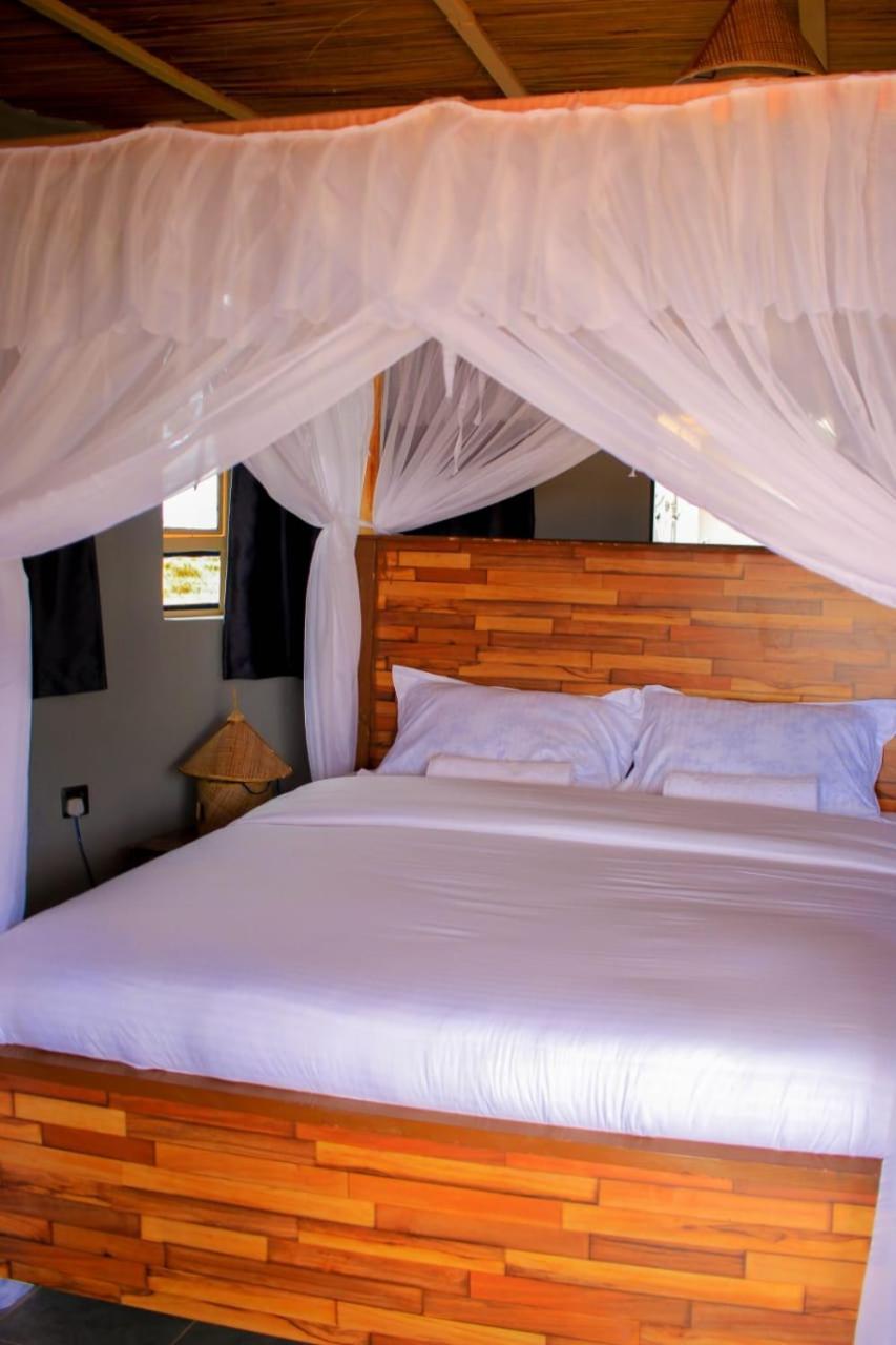 Amanya 3-Bedroom Hut Amboseli Exterior photo
